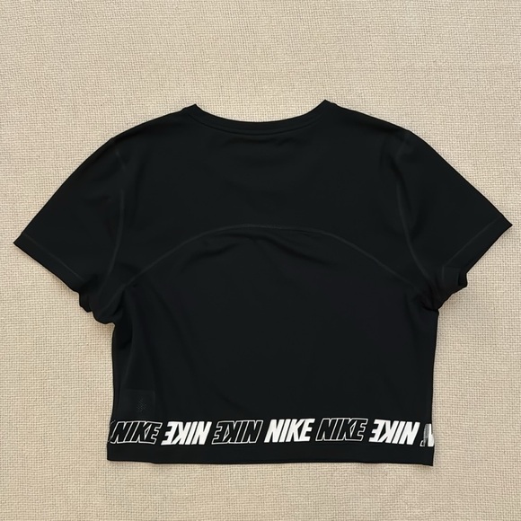 Nike Dri-FIT Women's Pro Sport District Crop Top - Picture 5 of 11